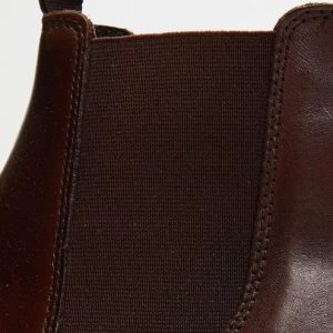 Boot gusset lined